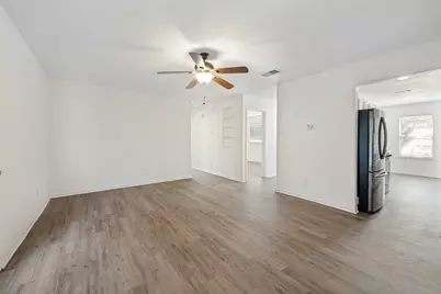 821 E Glendale St., Crowley, TX 76036 - Photo 2