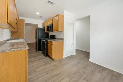 821 E Glendale St., Crowley, TX 76036 - Photo 4