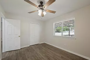 821 E Glendale St, Crowley, TX 76036 - Photo 20