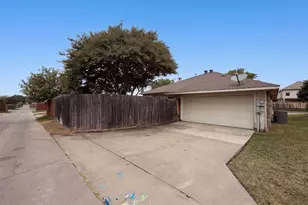 1406 Diorio Dr, Lewisville, TX 75067 - Photo 24