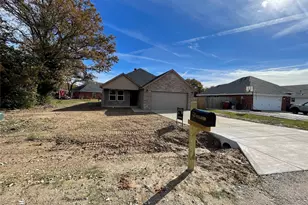 721 Hillburn, West Tawakoni, TX 75474 - Photo 2