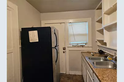 2612 Wilkinson Avenue, Fort Worth, TX 76103 - Photo 10