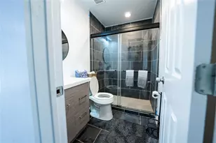 807 W Broadus St, Fort Worth, TX 76115 - Photo 8
