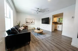 807 W Broadus St, Fort Worth, TX 76115 - Photo 2