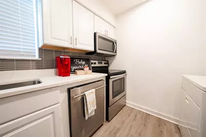 807 W Broadus Street, Fort Worth, TX 76115 - Photo 14