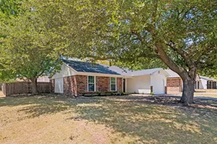 201 Mapleridge Dr, Rockwall, TX 75032 - Photo 1