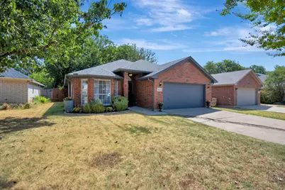 4220 Maryanne Place, Haltom City, TX 76137 - Photo 2