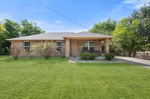700 Cypress Ave, Corsicana, TX 75110 - Photo 1