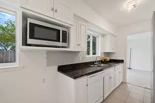 2314 Briarwood Ln, Carrollton, TX 75006 - Photo 16