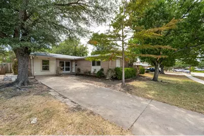 2314 Briarwood Lane, Carrollton, TX 75006 - Photo 2