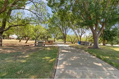 2703 Devonshire Drive, Carrollton, TX 75007 - Photo 36