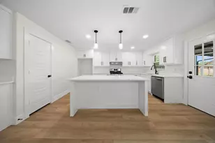 110 S Yale Dr, Garland, TX 75042 - Photo 4
