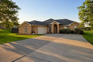 105 Hillside Dr, Celina, TX 75009 - Photo 1