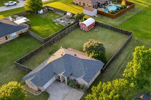 105 Hillside Dr, Celina, TX 75009 - Photo 22