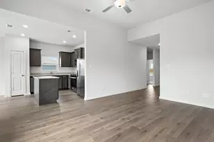 9637 Logan Sq Dr, Fort Worth, TX 76140 - Photo 4