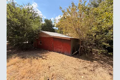 319 S Fisher Street, Gorman, TX 76454 - Photo 14