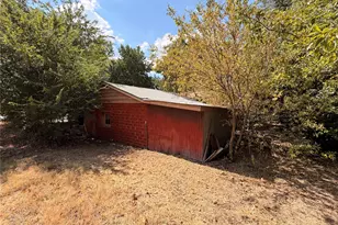 319 S Fisher St, Gorman, TX 76454 - Photo 14