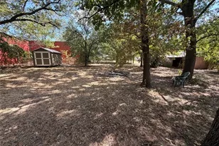 319 S Fisher St, Gorman, TX 76454 - Photo 8