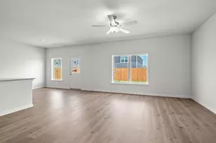 9621 Logan Sq Dr, Fort Worth, TX 76140 - Photo 6