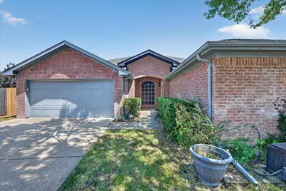 279 Vaden Avenue, Burleson, TX 76028 - Photo 2