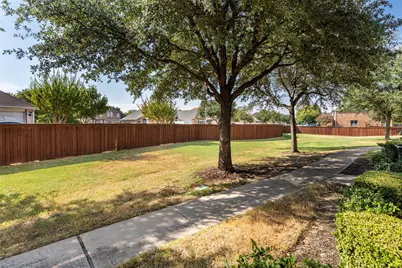 2709 Olympic Park Drive, Grand Prairie, TX 75050 - Photo 4