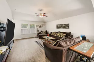 1800 Kings Cross Dr, Lancaster, TX 75134 - Photo 4