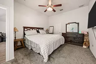 1800 Kings Cross Dr, Lancaster, TX 75134 - Photo 14