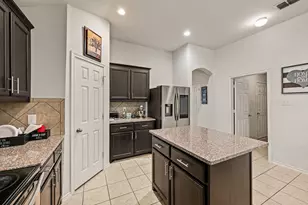 1800 Kings Cross Dr, Lancaster, TX 75134 - Photo 12