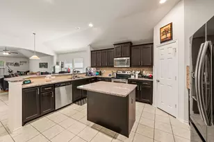 1800 Kings Cross Dr, Lancaster, TX 75134 - Photo 10
