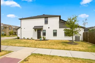 1206 Goliad Dr, Lewisville, TX 75077 - Photo 2