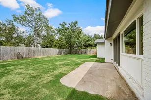 1003 Summit Cir, Carrollton, TX 75006 - Photo 18