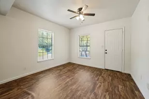 541 Denison St, Gainesville, TX 76240 - Photo 4
