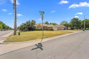 419 Strata Dr, Denton, TX 76201 - Photo 26