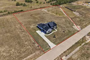 251 Marie Ln, Waxahachie, TX 75167 - Photo 2