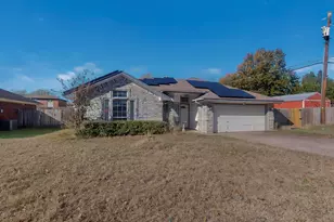 107 Catie Ln, Joshua, TX 76058 - Photo 2