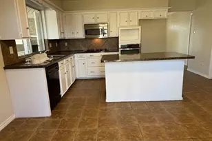 705 Kingsbridge Dr, Garland, TX 75040 - Photo 10
