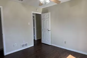 705 Kingsbridge Dr, Garland, TX 75040 - Photo 22