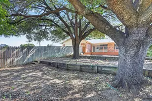 1800 Tree Line Dr, Carrollton, TX 75007 - Photo 12