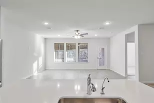 3630 Saguaro Dr, Grand Prairie, TX 75052 - Photo 8