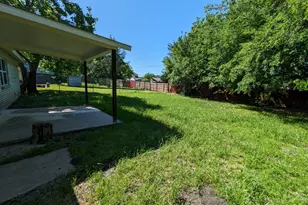 401 Redbud Ln, Wilmer, TX 75172 - Photo 14