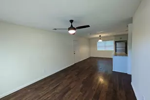 401 Redbud Ln, Wilmer, TX 75172 - Photo 2
