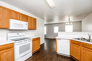 6624 Meadow Way Ln, Fort Worth, TX 76179 - Photo 8