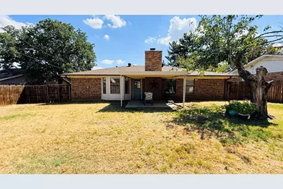 1402 Preston Trail Court, Graham, TX 76450 - Photo 14