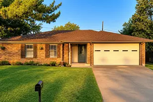 1402 Preston Trail Ct, Graham, TX 76450 - Photo 1
