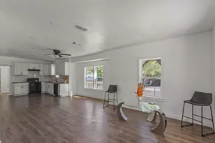 1212 Earl St, Commerce, TX 75428 - Photo 4