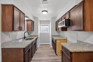 3205 Pacesetter Dr, Dallas, TX 75241 - Photo 2