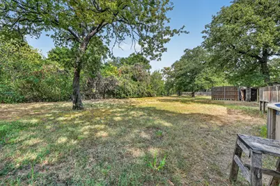 1629 Robinwood Drive, Fort Worth, TX 76111 - Photo 28