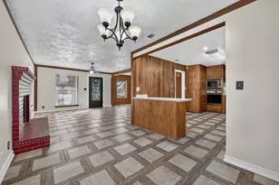 1629 Robinwood Dr, Fort Worth, TX 76111 - Photo 8