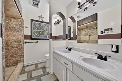 1629 Robinwood Drive, Fort Worth, TX 76111 - Photo 20