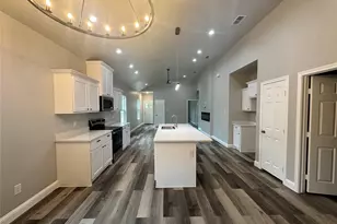 825 Edgar St, Greenville, TX 75401 - Photo 6